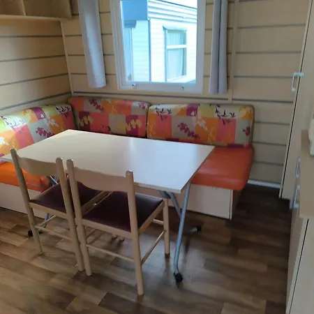 Le Champ De Vagues A 캠프장 르 포르텔