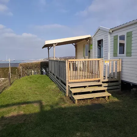 Kemping Le Champ De Vagues A *